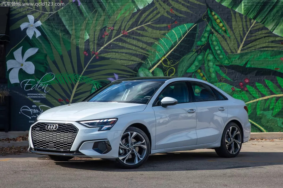 53a193cc886fb973ee07ca8d9f7f0f2e_audi-a3-2022-01-angle-exterior-front-white_副本