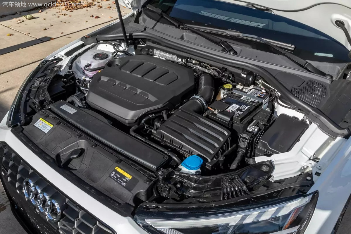 67b80acc0c09589c9e1b9928a4f50d32_audi-a3-2022-011-engine-exterior-sedan-white-scaled_副本