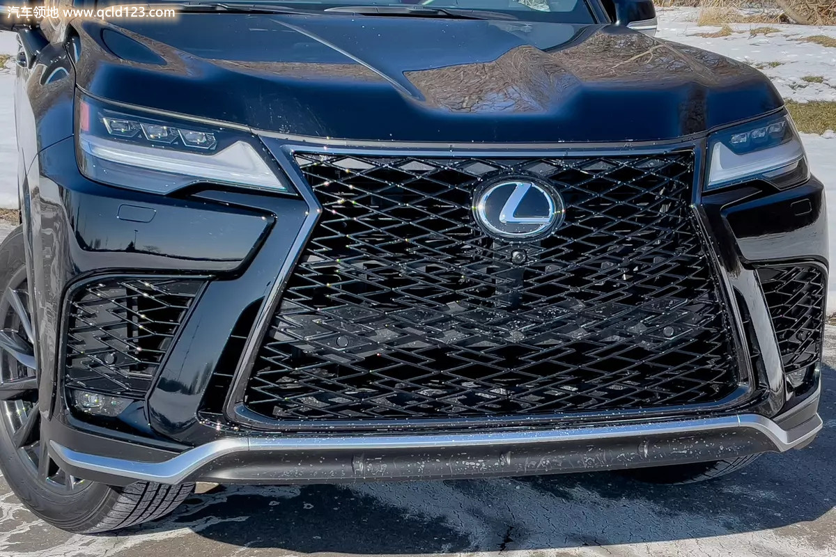 lexus-lx600-2022-03-badge-black-exterior-grille-headlights-suv-scaled