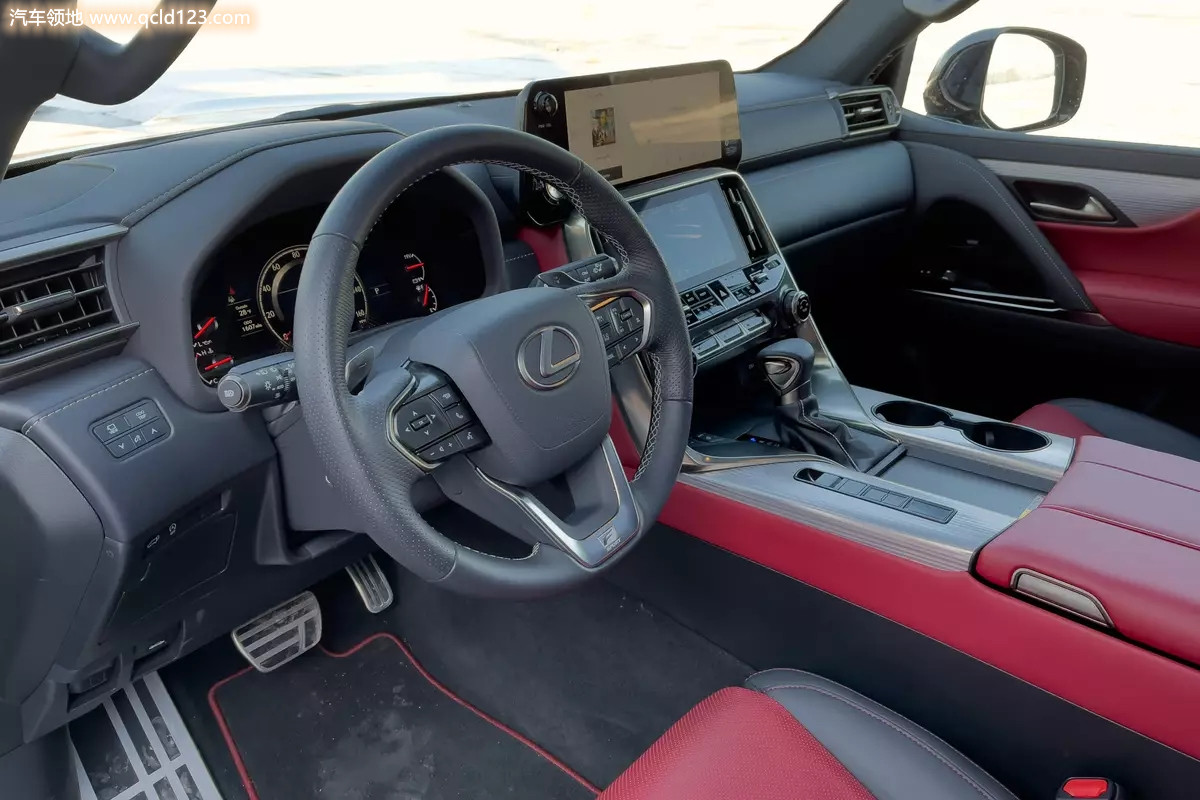 lexus-lx600-2022-14-interior-front-row-steering-wheel-suv-scaled