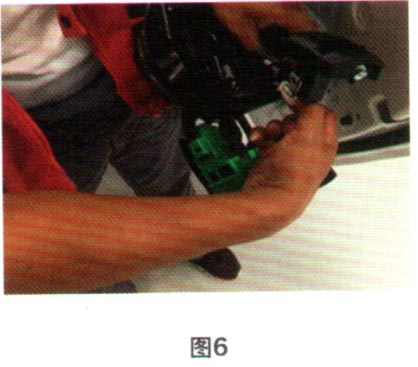 北京现代名图车门开启不良的维修操作6.jpg