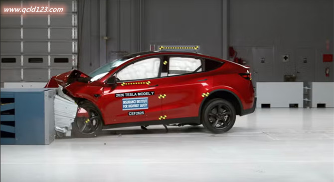 IIHS 测试了七款新车,但只有两款获得了安全奖