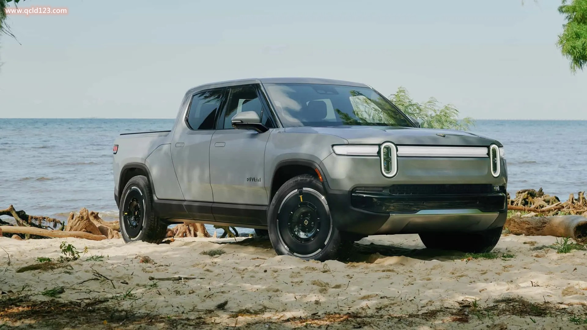 Rivian R1T_副本