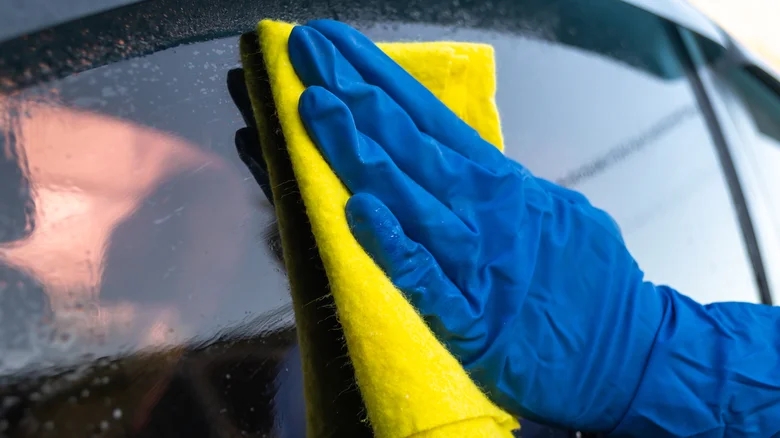 ba69130d6c1ce1d488bc97a2a60d5677_yes-you-can-clean-car-windows-without-using-chemicals-1758654098