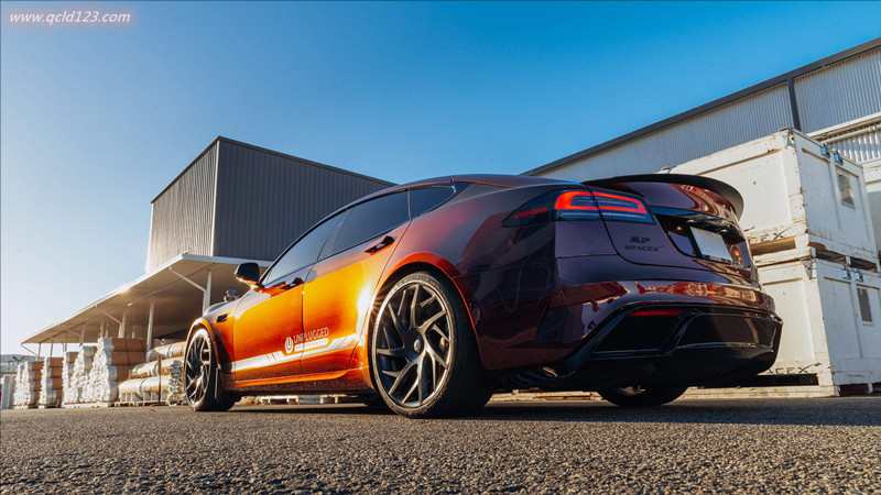Xander和他的 特斯拉 Model S Signature Plaid_副本 Xander和他的 特斯拉 Model S Signature Plaid_副本