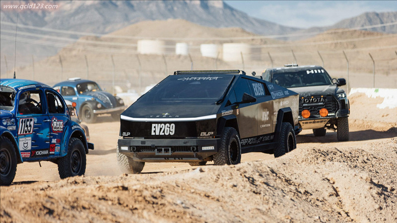 来自 Mint 400 的Cybertruck_副本 来自 Mint 400 的Cybertruck_副本