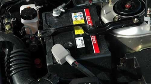 汽车电瓶养护技巧 自己动手搞定清洁问题