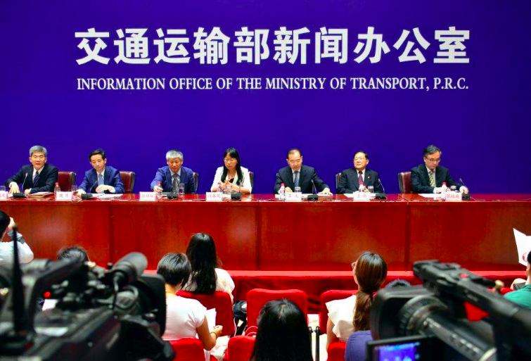 汽车领地：跑高速，今后再也不用担心限速经常变化了