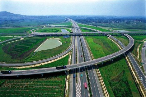 高速路上的指示牌看不懂？别再错过出口了！