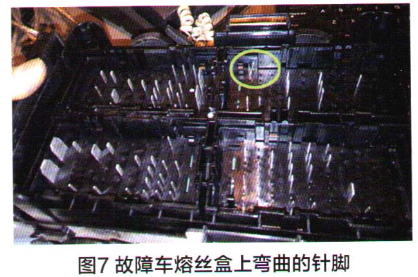 别克GL8右侧转向灯闪烁异常检修