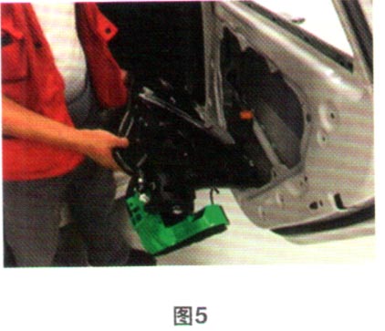 北京现代名图车门开启不良的维修操作5.jpg