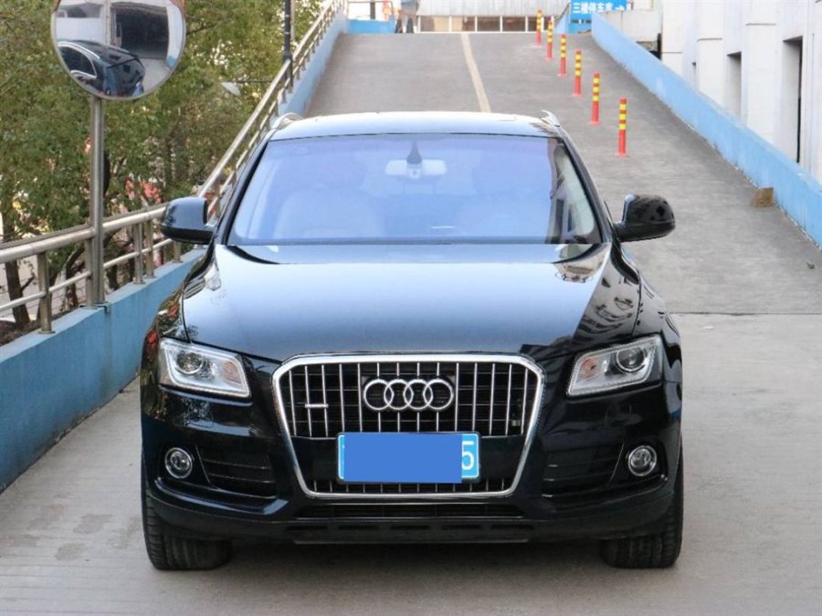 2015款奥迪Q5 40 TFSI 进取型（已售）