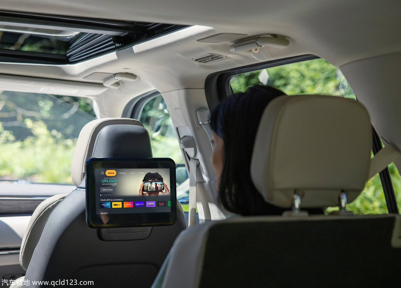 Lincoln-Navigator-2022-1280-32_副本.jpg