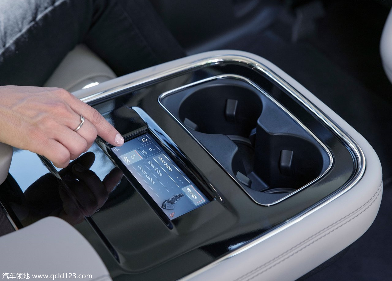 Lincoln-Navigator-2022-1280-2b_副本.jpg